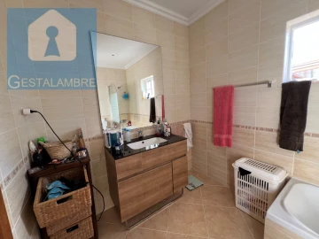 Moradia T6 para Venda em Albufeira e Olhos de Água