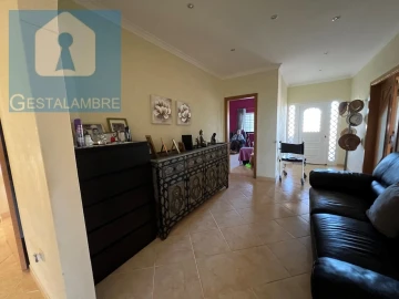 Moradia T6 para Venda em Albufeira e Olhos de Água