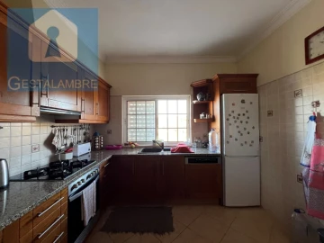 Moradia T6 para Venda em Albufeira e Olhos de Água