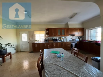 Moradia T6 para Venda em Albufeira e Olhos de Água