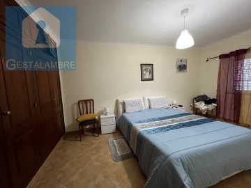 Moradia T6 para Venda em Albufeira e Olhos de Água