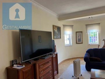 Moradia T6 para Venda em Albufeira e Olhos de Água