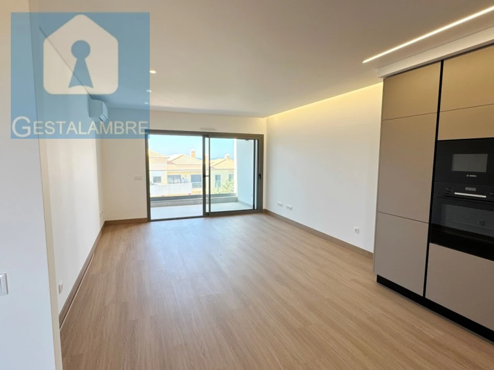Apartamento T2 para Venda em Albufeira e Olhos de Água Foto 2