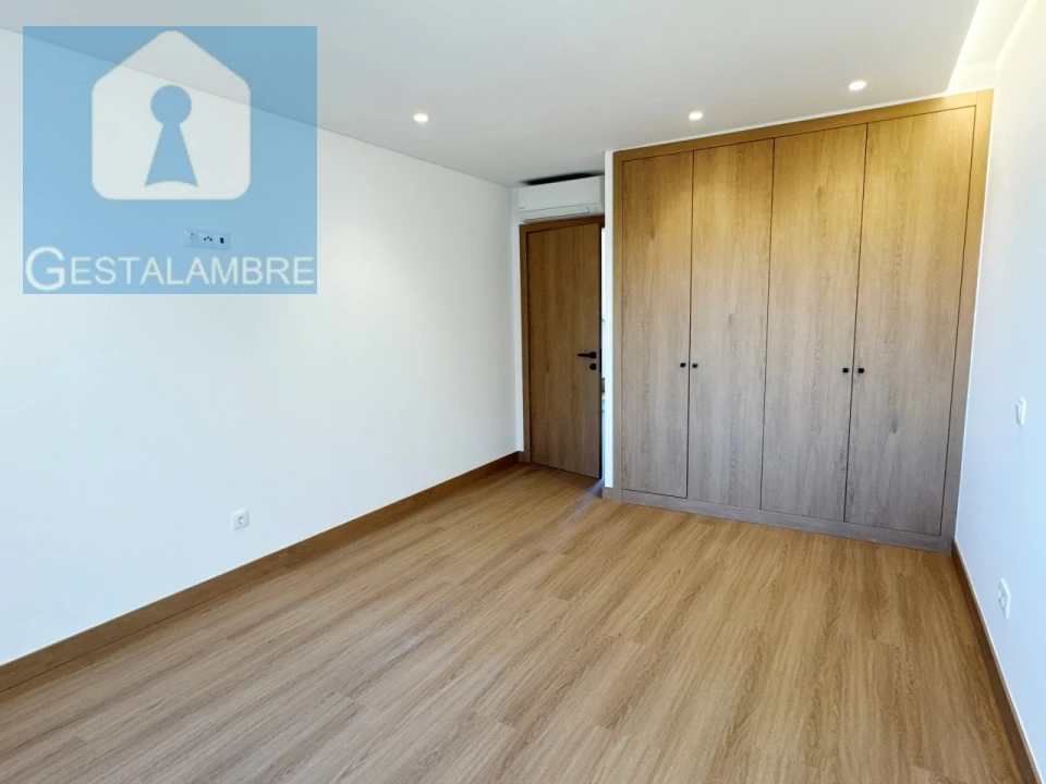 Apartamento T2 para Venda em Albufeira e Olhos de Água Foto 11