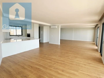 Apartamento T4 para Venda em Albufeira e Olhos de Água
