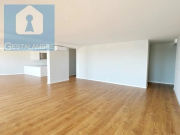 Apartamento T4 para Venda em Albufeira e Olhos de Água
