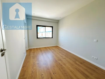 Apartamento T4 para Venda em Albufeira e Olhos de Água