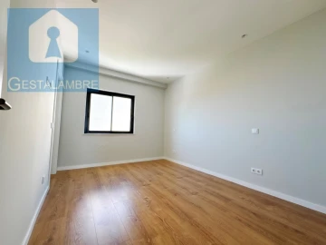Apartamento T4 para Venda em Albufeira e Olhos de Água