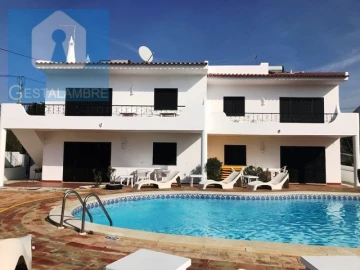 Moradia T5 para Venda em Albufeira e Olhos de Água