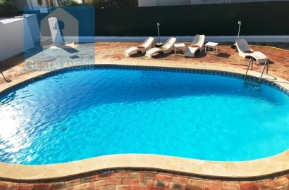 Moradia T5 para Venda em Albufeira e Olhos de Água
