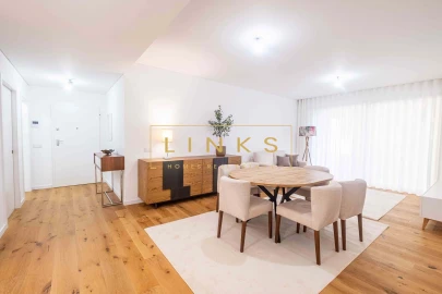 Apartamento T6 para Venda em Funchal (São Pedro)