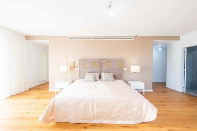 Apartamento T6 para Venda em Funchal (São Pedro)