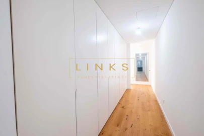Apartamento T6 para Venda em Funchal (São Pedro)