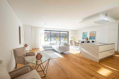 Apartamento T6 para Venda em Funchal (São Pedro)