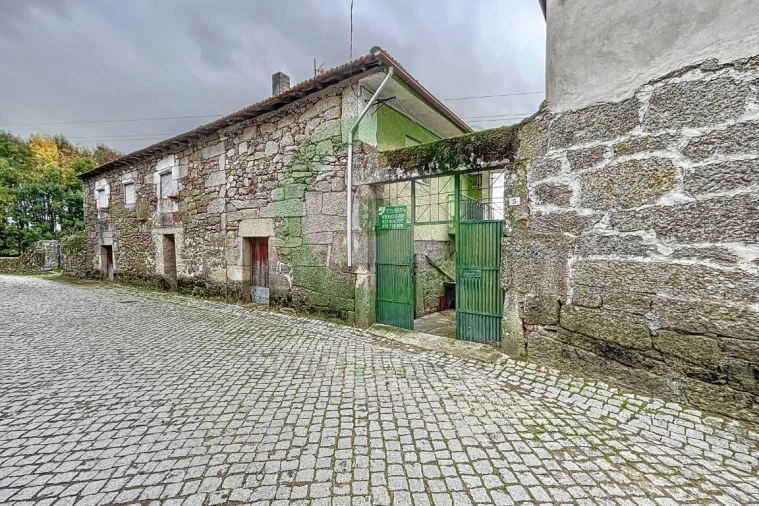 Moradia T7 para Venda em Sonim e Barreiros