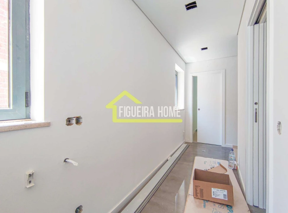 Moradia T4 para Venda em Tavarede Foto 10