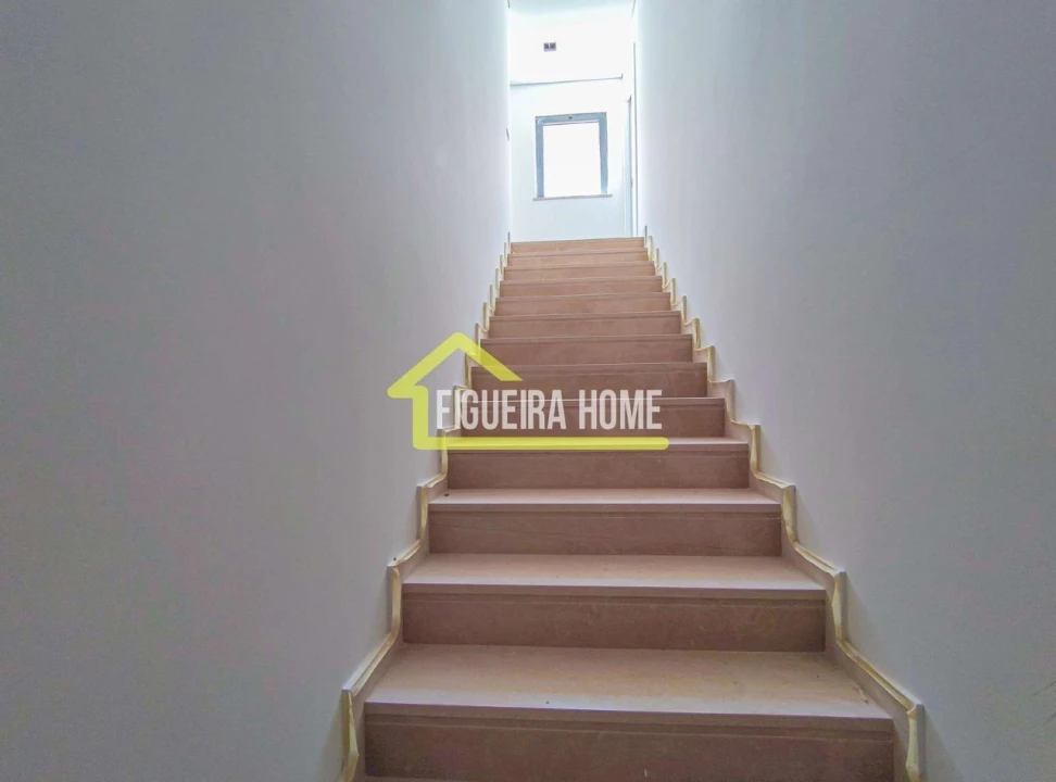 Moradia T4 para Venda em Tavarede Foto 20