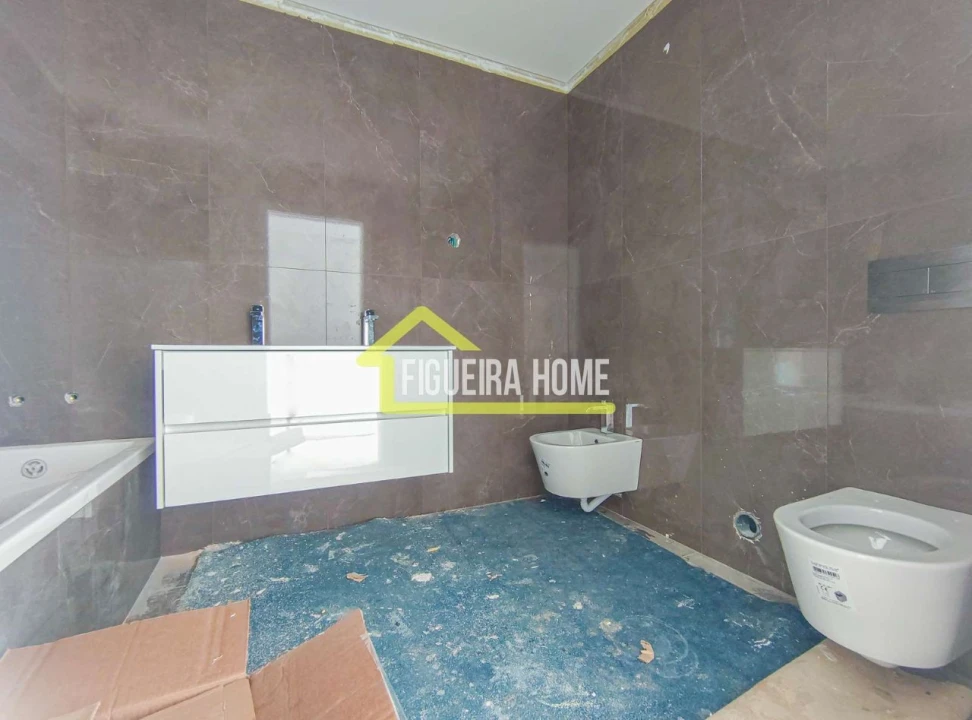 Moradia T4 para Venda em Tavarede Foto 29