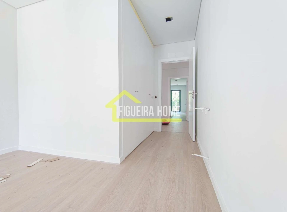 Moradia T4 para Venda em Tavarede Foto 31