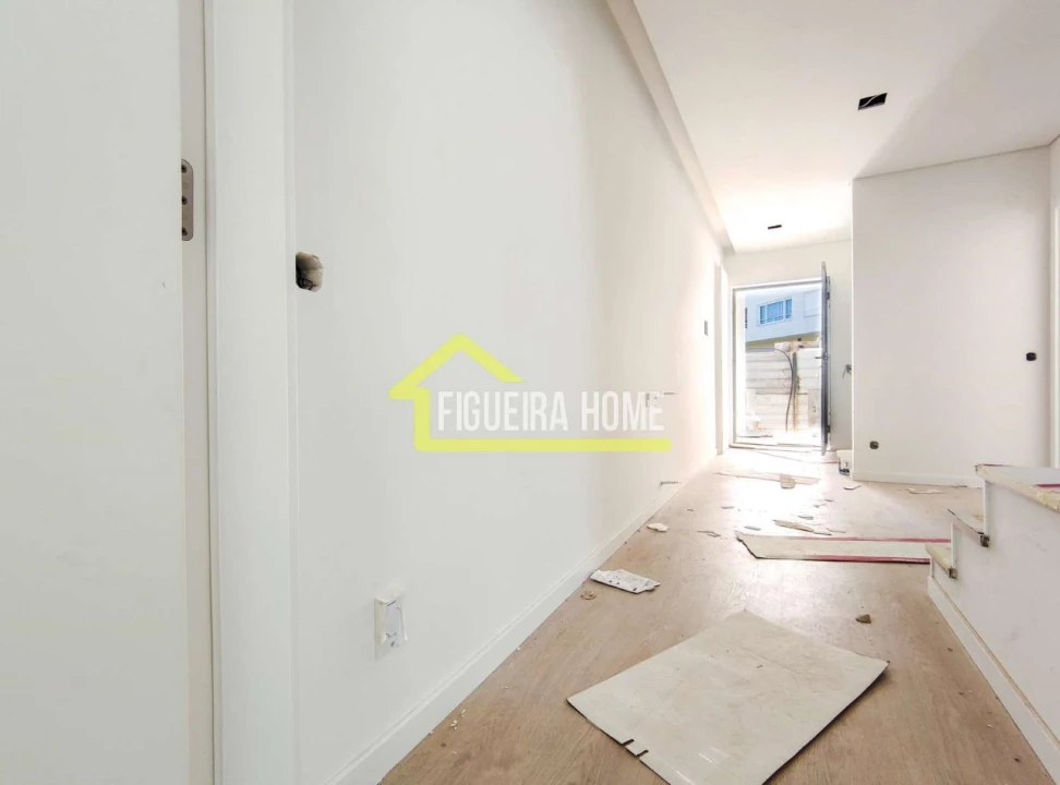 Moradia T4 para Venda em Tavarede Foto 5