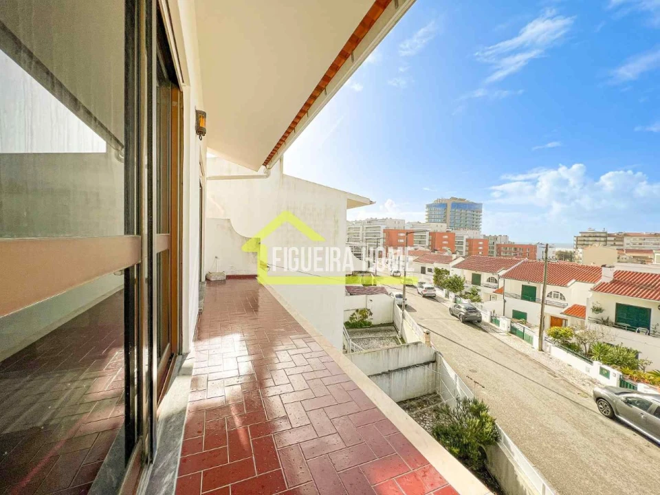 Moradia T4 para Venda em Buarcos Foto 8