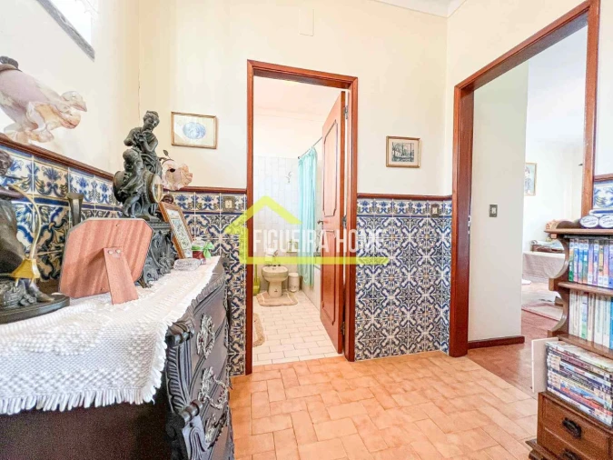 Moradia T4 para Venda em Buarcos Foto 13