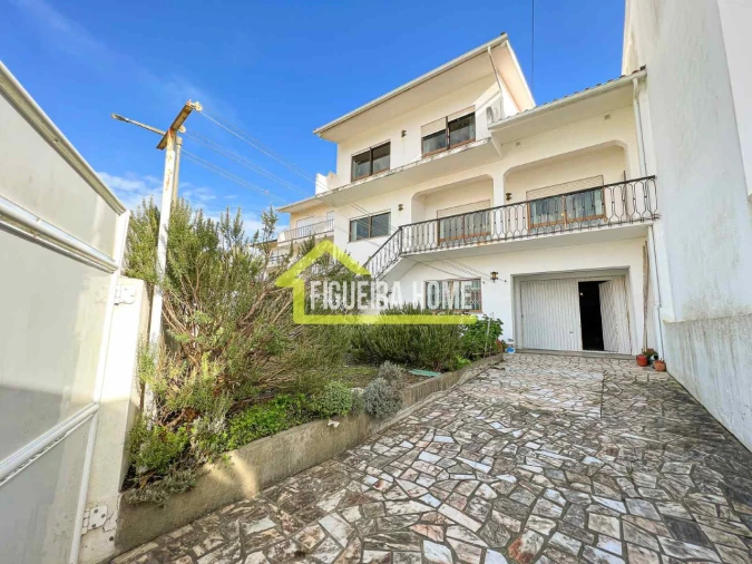 Moradia T4 para Venda em Buarcos Foto 4