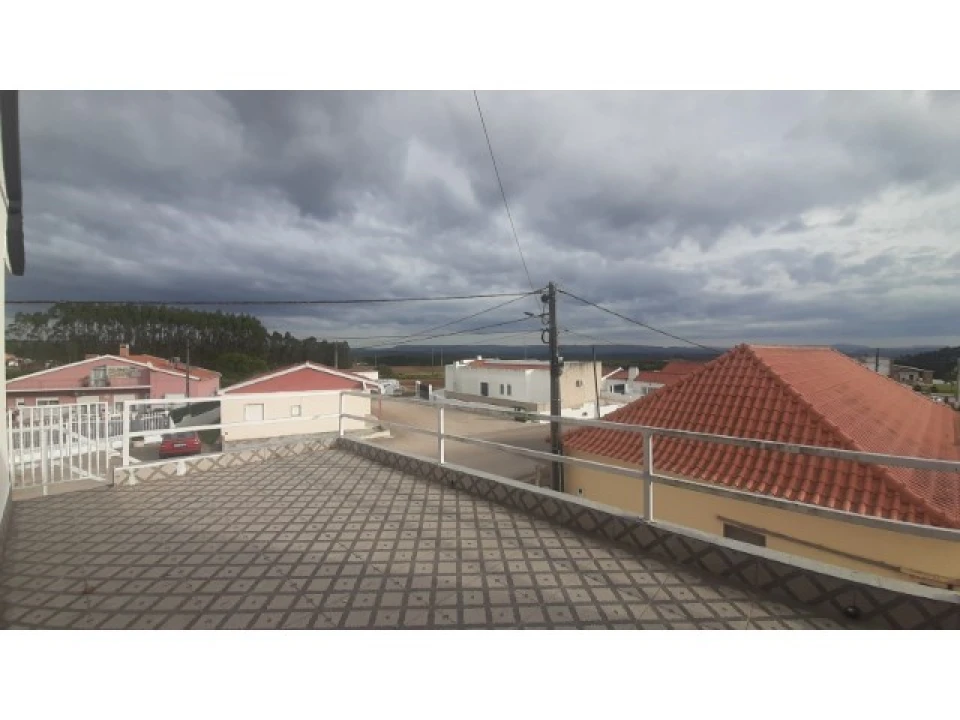 Moradia T6 para Venda em Campelos e Outeiro da Cabeça Foto 3