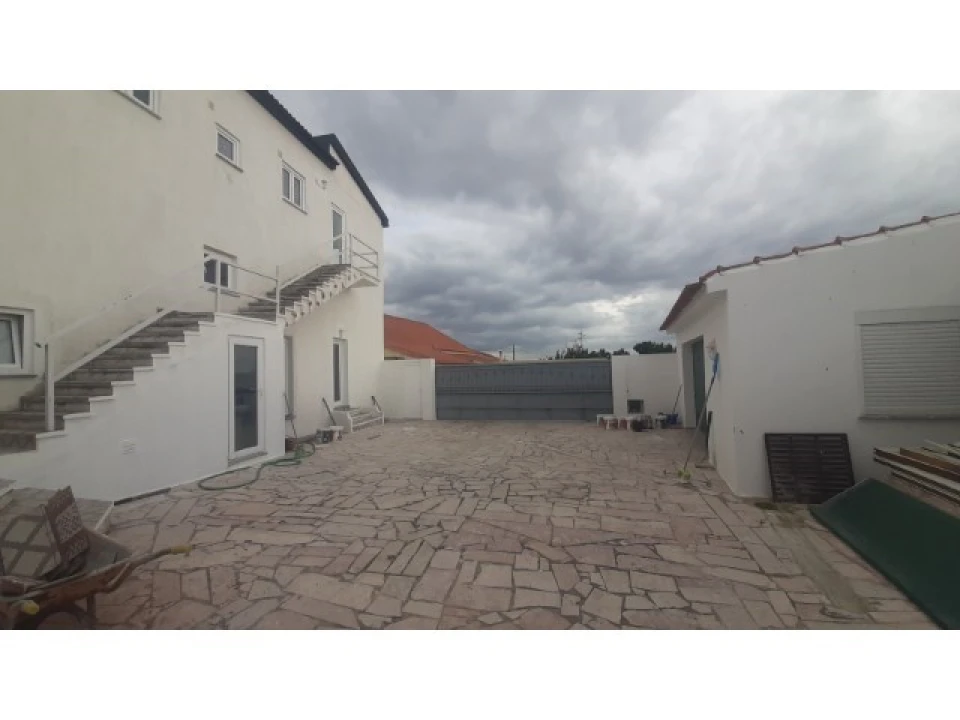 Moradia T6 para Venda em Campelos e Outeiro da Cabeça Foto 2