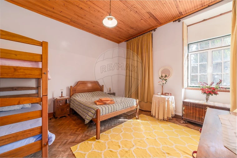 Moradia T4 para Venda em Aldeia das Dez Foto 17