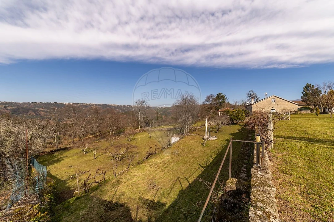 Moradia T4 para Venda em Aldeia das Dez Foto 28