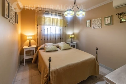 Moradia T6 para Venda em Almancil