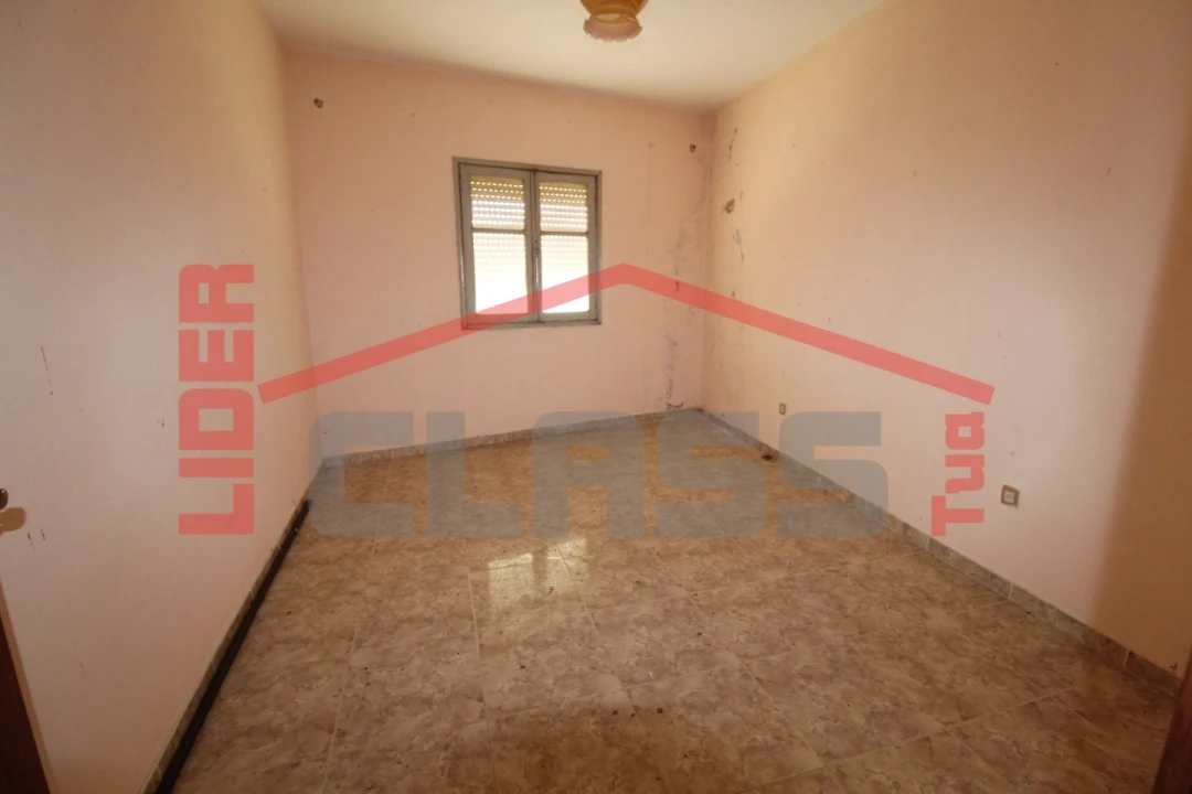 Moradia T1 para Venda em Agrobom, Saldonha e Vale Pereiro Foto 2