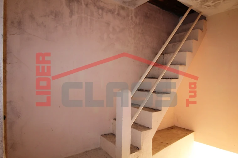 Moradia T1 para Venda em Agrobom, Saldonha e Vale Pereiro Foto 11