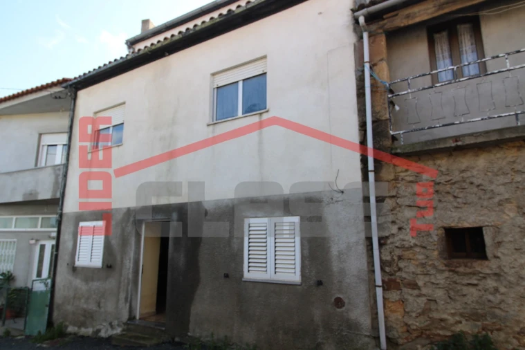 Moradia T3 para Venda em Brunhozinho, Castanheira e Sanhoane
