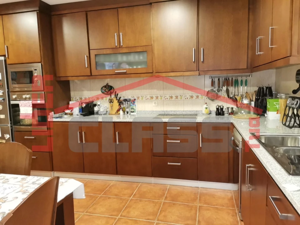 Moradia T6 para Venda em São Salvador Foto 2