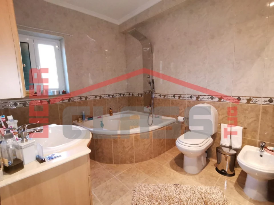 Moradia T6 para Venda em São Salvador Foto 24