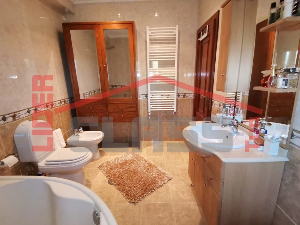 Moradia T6 para Venda em São Salvador Foto 25