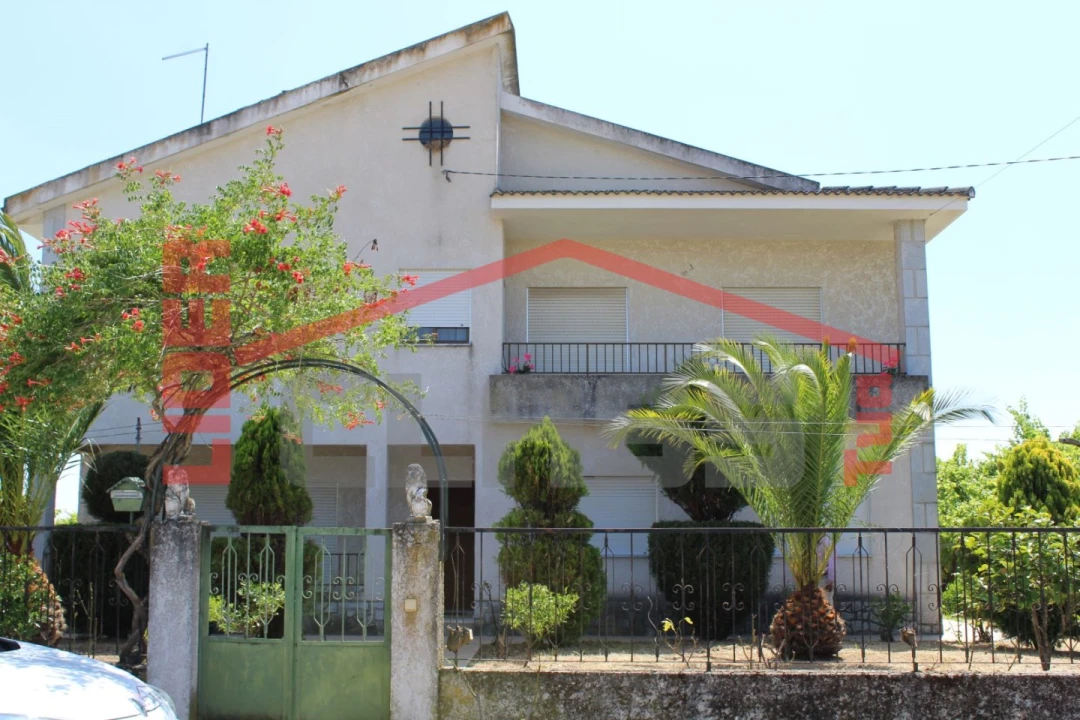 Moradia T6 para Venda em Aguieiras Foto 1