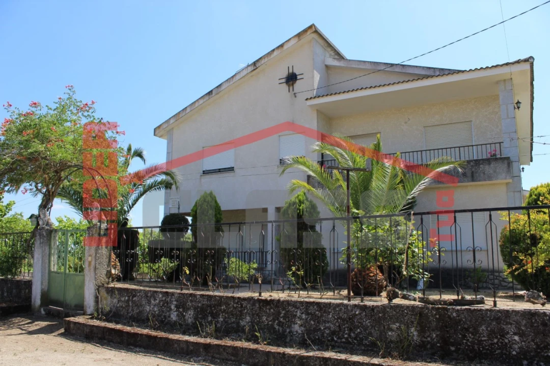 Moradia T6 para Venda em Aguieiras Foto 6