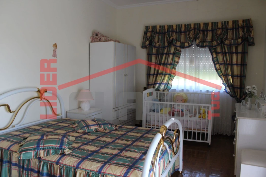 Moradia T6 para Venda em Aguieiras Foto 23