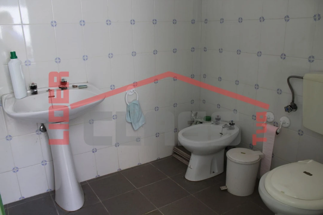 Moradia T6 para Venda em Aguieiras Foto 32