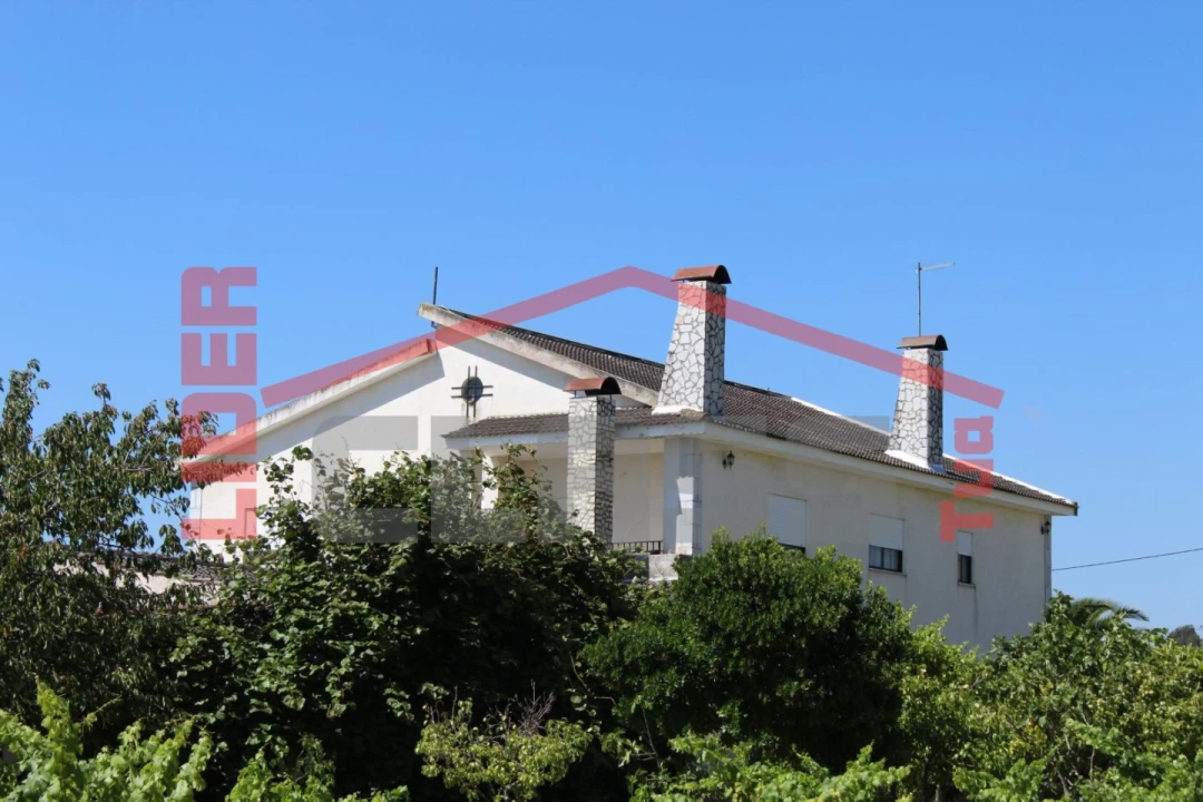 Moradia T6 para Venda em Aguieiras Foto 2