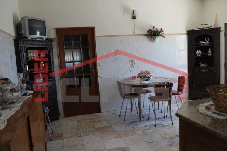 Moradia T6 para Venda em Aguieiras Foto 14