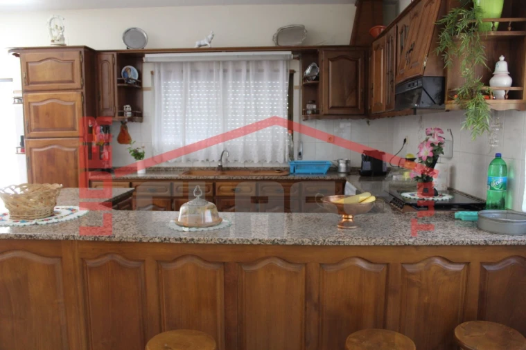 Moradia T6 para Venda em Aguieiras Foto 13