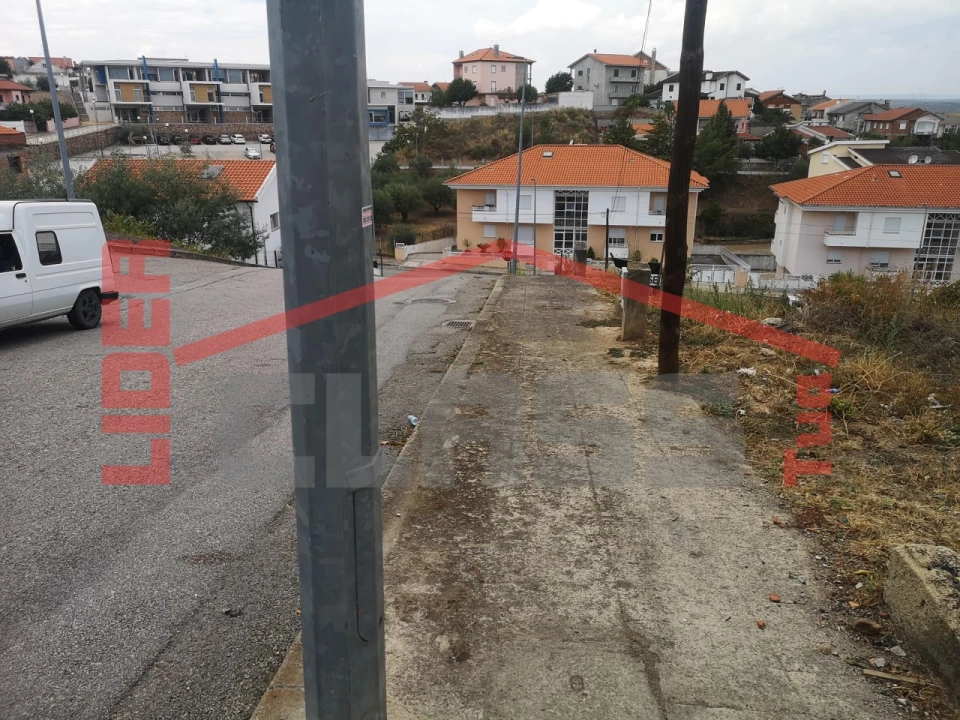 Terreno para Venda em Mirandela Foto 8