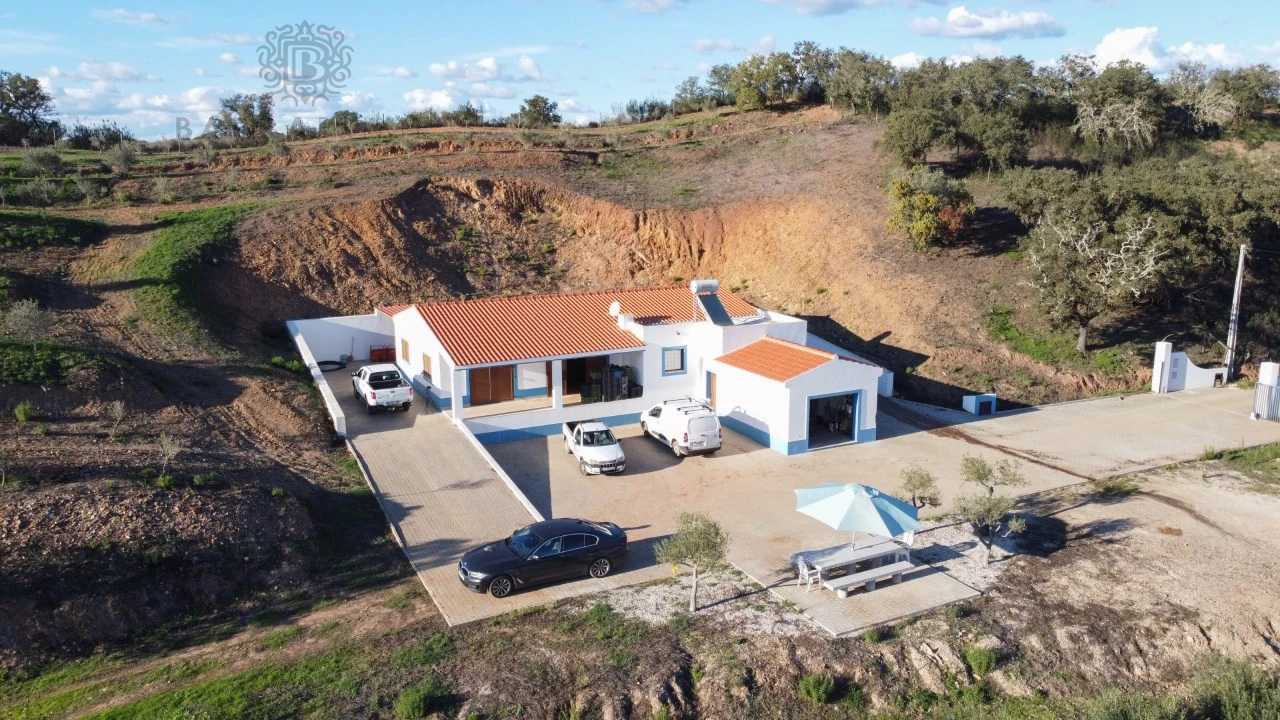 Quinta T1 para Venda em São Bartolomeu de Messines Foto 1