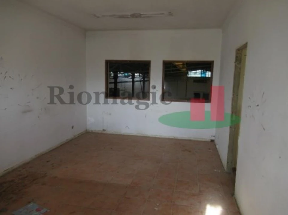 Armazém para Venda em Alcobaça e Vestiaria Foto 14