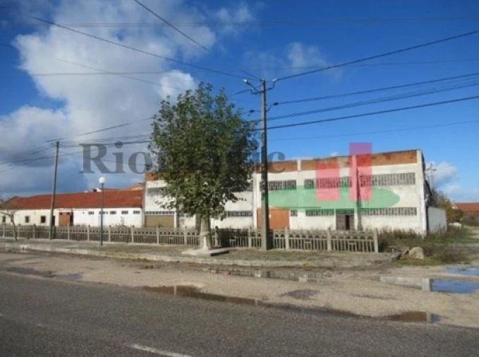 Armazém para Venda em Alcobaça e Vestiaria Foto 10