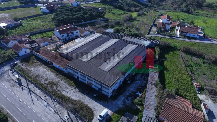 Armazém para Venda em Alcobaça e Vestiaria Foto 1